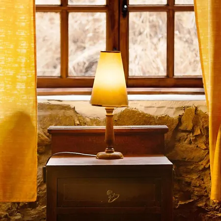 House Sleeps6-parking-garden-pool In Summer-pet Villa