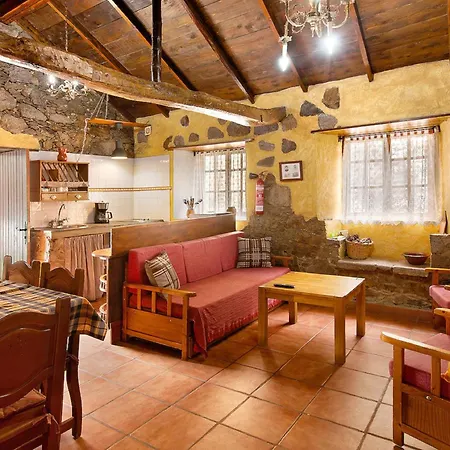 House Sleeps6-parking-garden-pool In Summer-pet * Tejeda (Gran Canaria)
