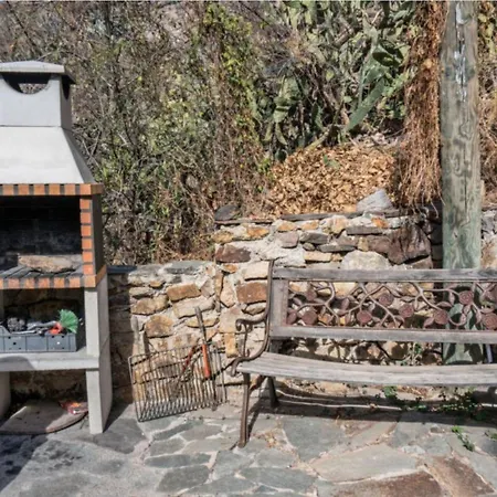 House Sleeps6-parking-garden-pool In Summer-pet