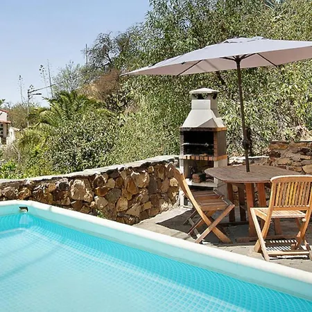 House Sleeps6-parking-garden-pool In Summer-pet Villa